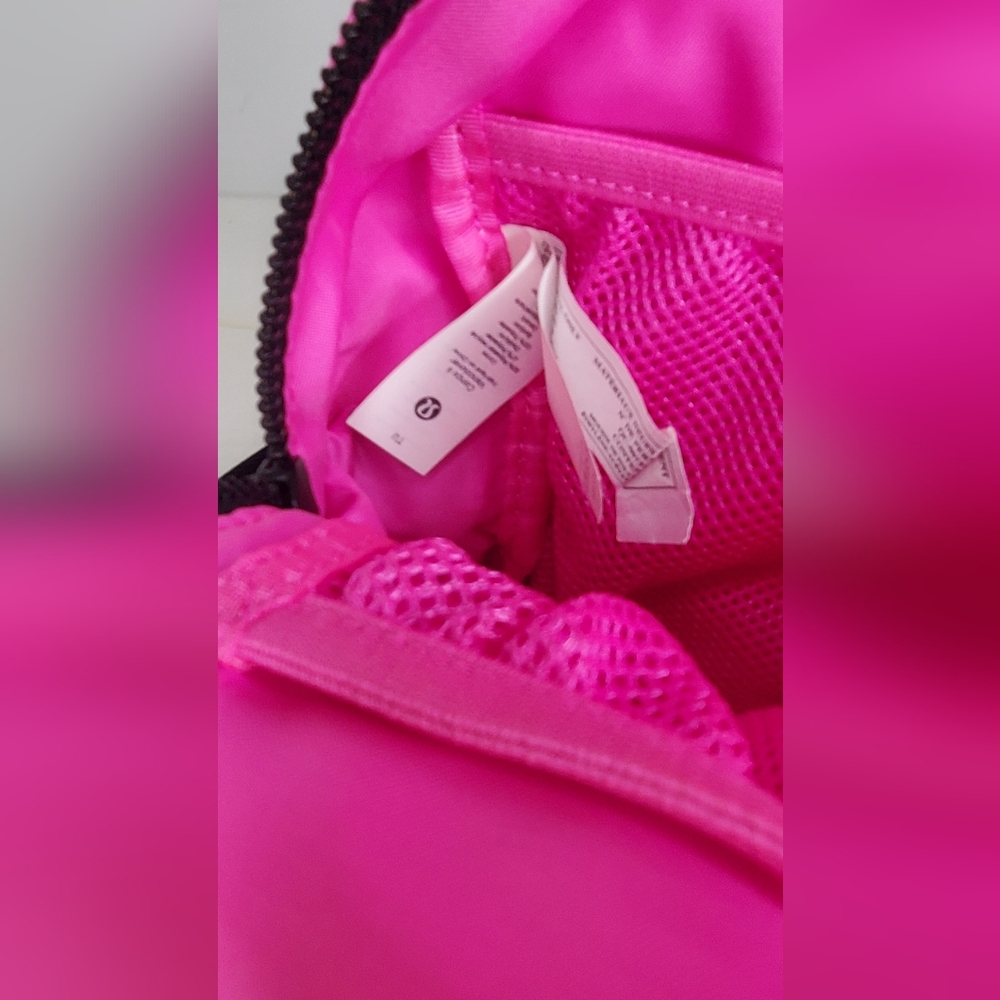 Lululemon 9"x9"inch Micro Pink/black Women's BackpackCity Adventurer - Picture 8 of 15
